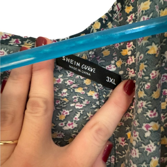 Women’s SHEIN Green Multicolored Floral Tank Top/Sleeveless Blouse. Size 3X. - Picture 7 of 9